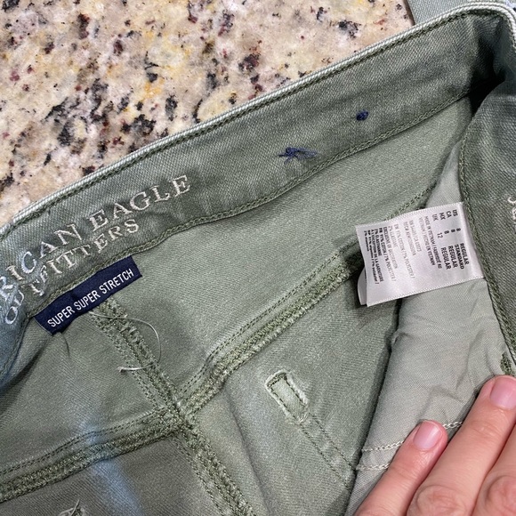 Mid-rise American Eagle jean! - Picture 3 of 3